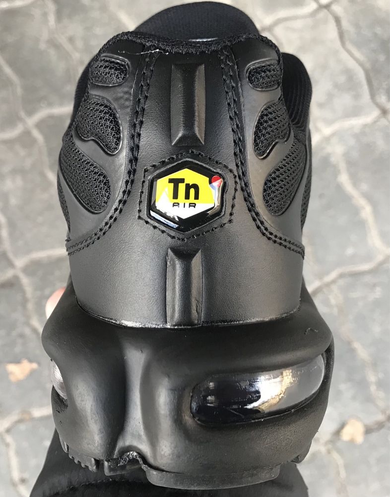 Nike Air Max TN Ultra Triple Black в наявності