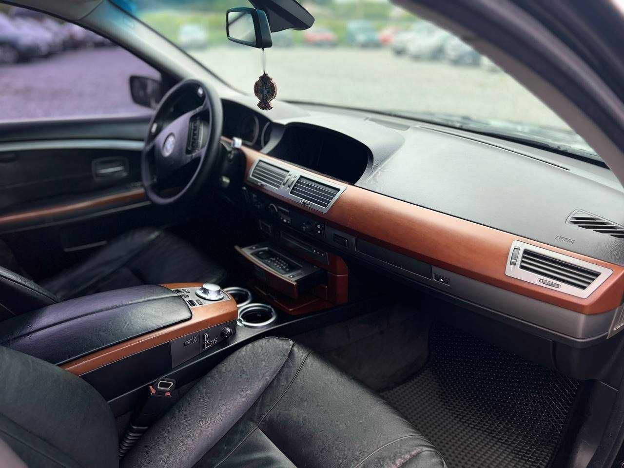 BMW 730d 2004 3.0 дизель