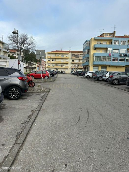 Apartamento T2 no Montijo – Oportunidade para Remodelação Total