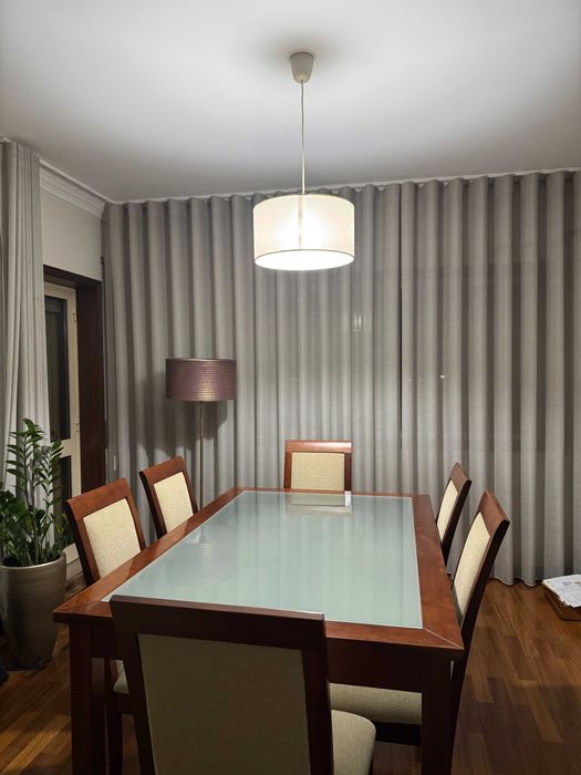 Mesa de Jantar + 6 cadeiras