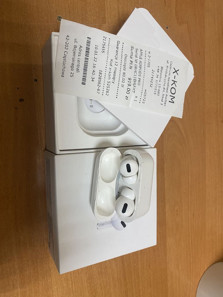 AirPods Pro. Wireless charging Case