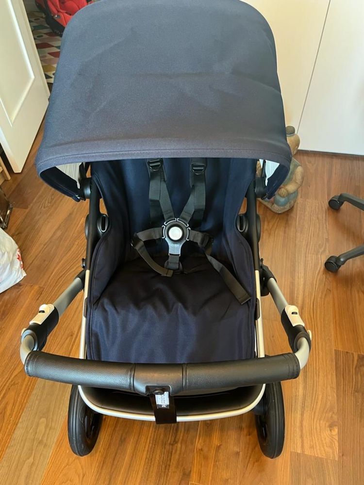 Carrinho de bebé com alcofa Bugaboo