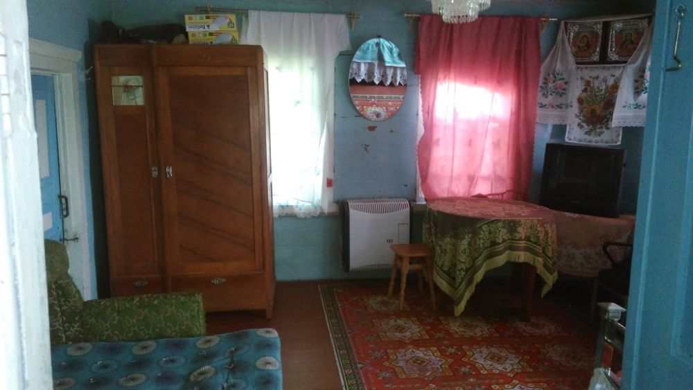 Продам будинок в центрі села Жукин, 35 км від Києва