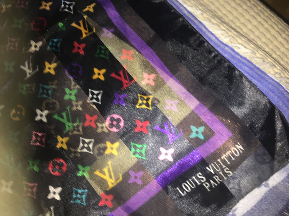 Louis Vuitton, Dior, Gucci, Dyberg Kern chusty szale apaszki