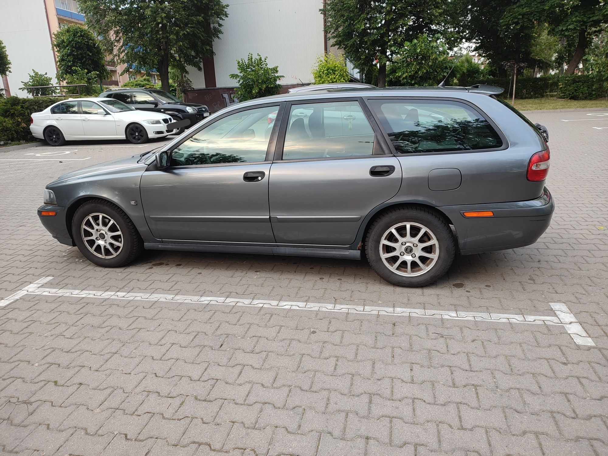 Volvo v40  1.9d 2003