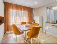 Mesa de sala de jantar quadrada