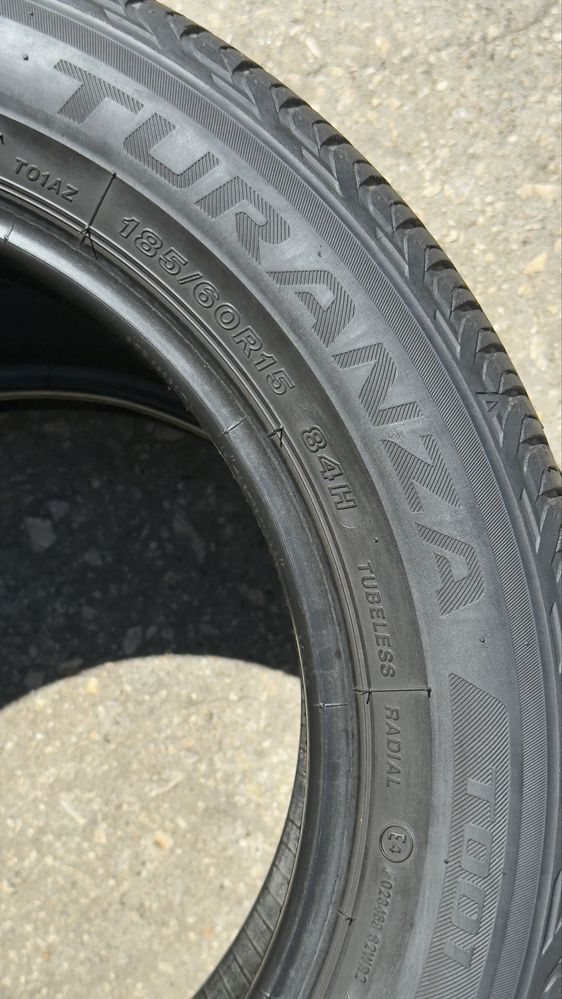 Pneus 185/60r15 Bridgestone Turanza T001 com 75% piso