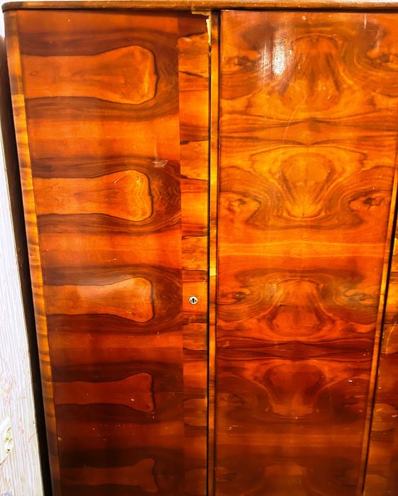 Шафа вишукана атмосферна вінтажний стиль