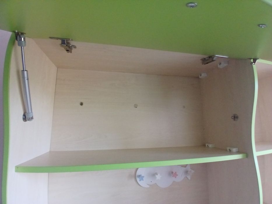 продам комплект дитячих меблів ліжко з шухлядами + тумба