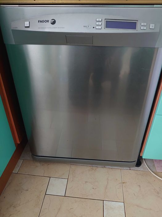 Посудомийна машина Fagor