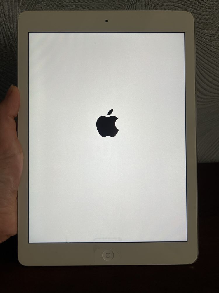 Apple iPad Air 16Gb White