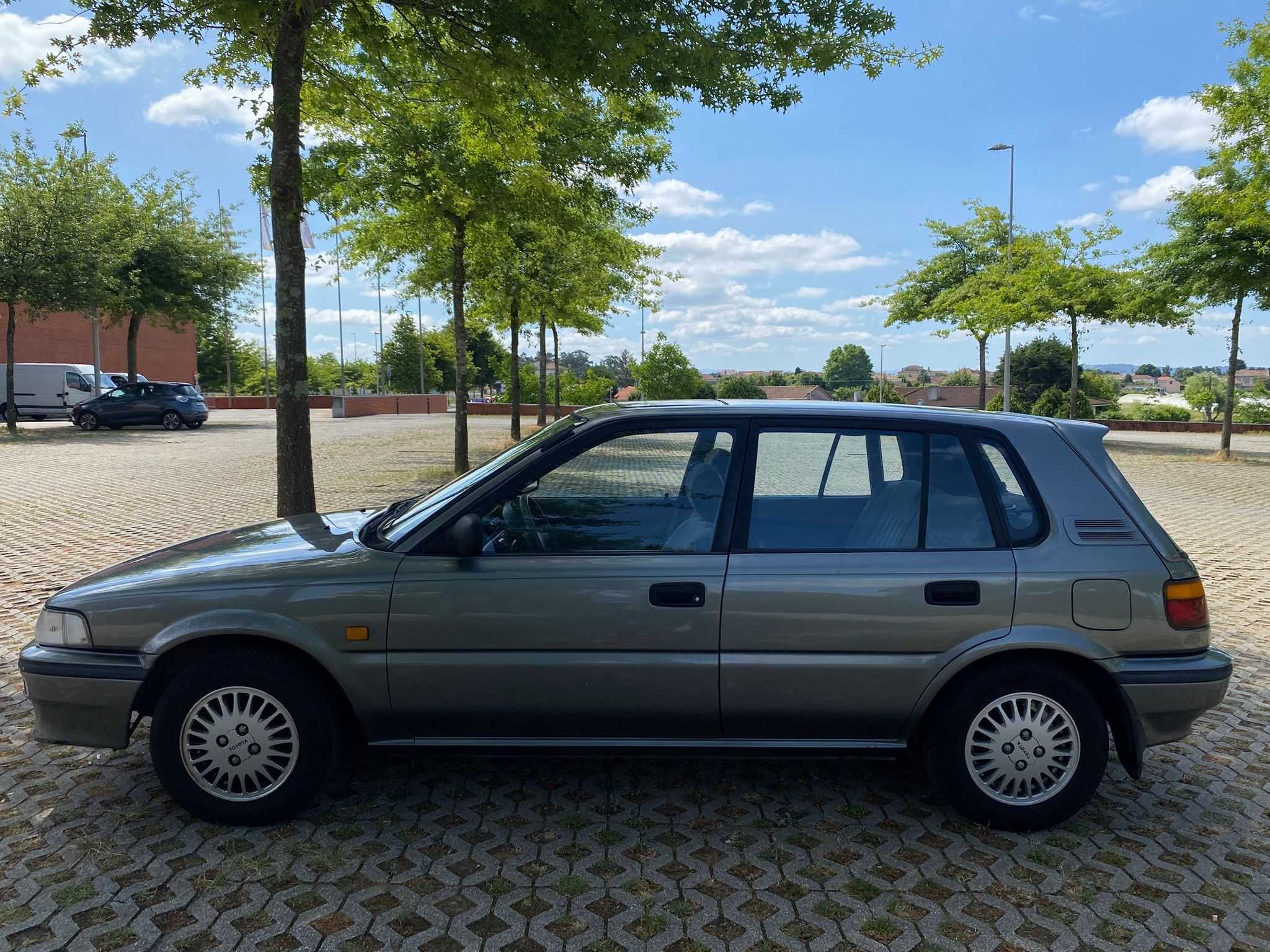 Toyota Corolla 1.3 E90 Hatchback (1992)