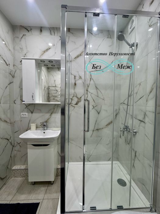 Квартира з новим ремонтом 43кв м Софія Резиденс