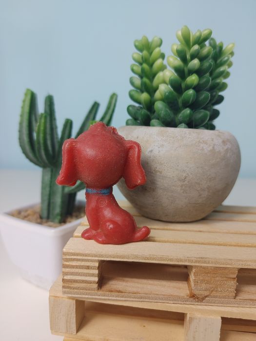 Figurka plastik prl piesek Clifford czerwony pies zabawka prl