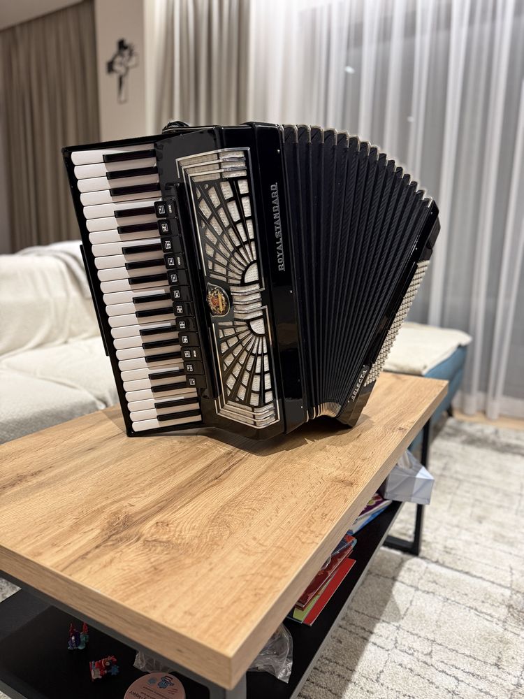 Akordeon Royal Standard Selecta