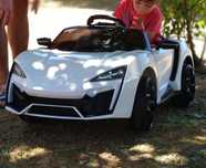 Carro eléctrico com bateria