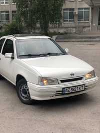 Автомобиль Opel Kadett 1.3