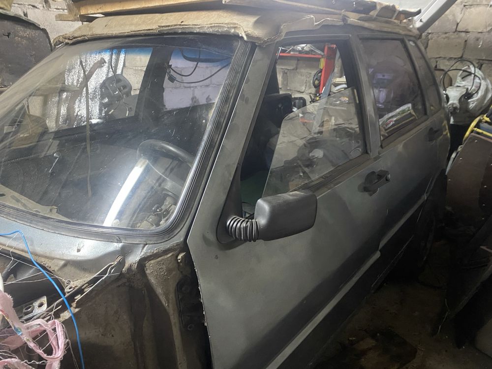 Fiat Uno 146Cпо запчастинам