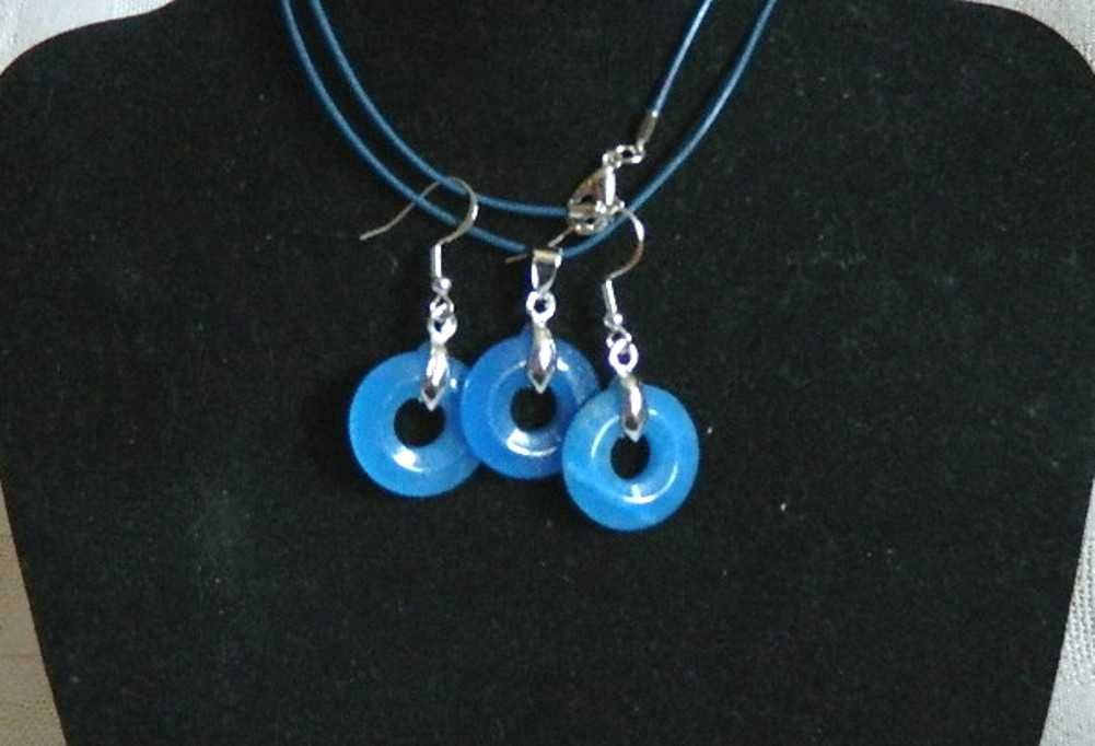 Niebieski, uspokajający jadeit, delikatny zestaw biżuterii