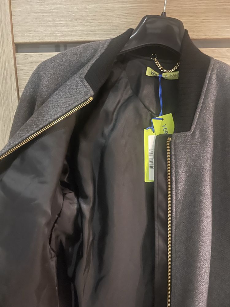 Plaszczyk bomberka Versace Jeans r. S nowy z metką