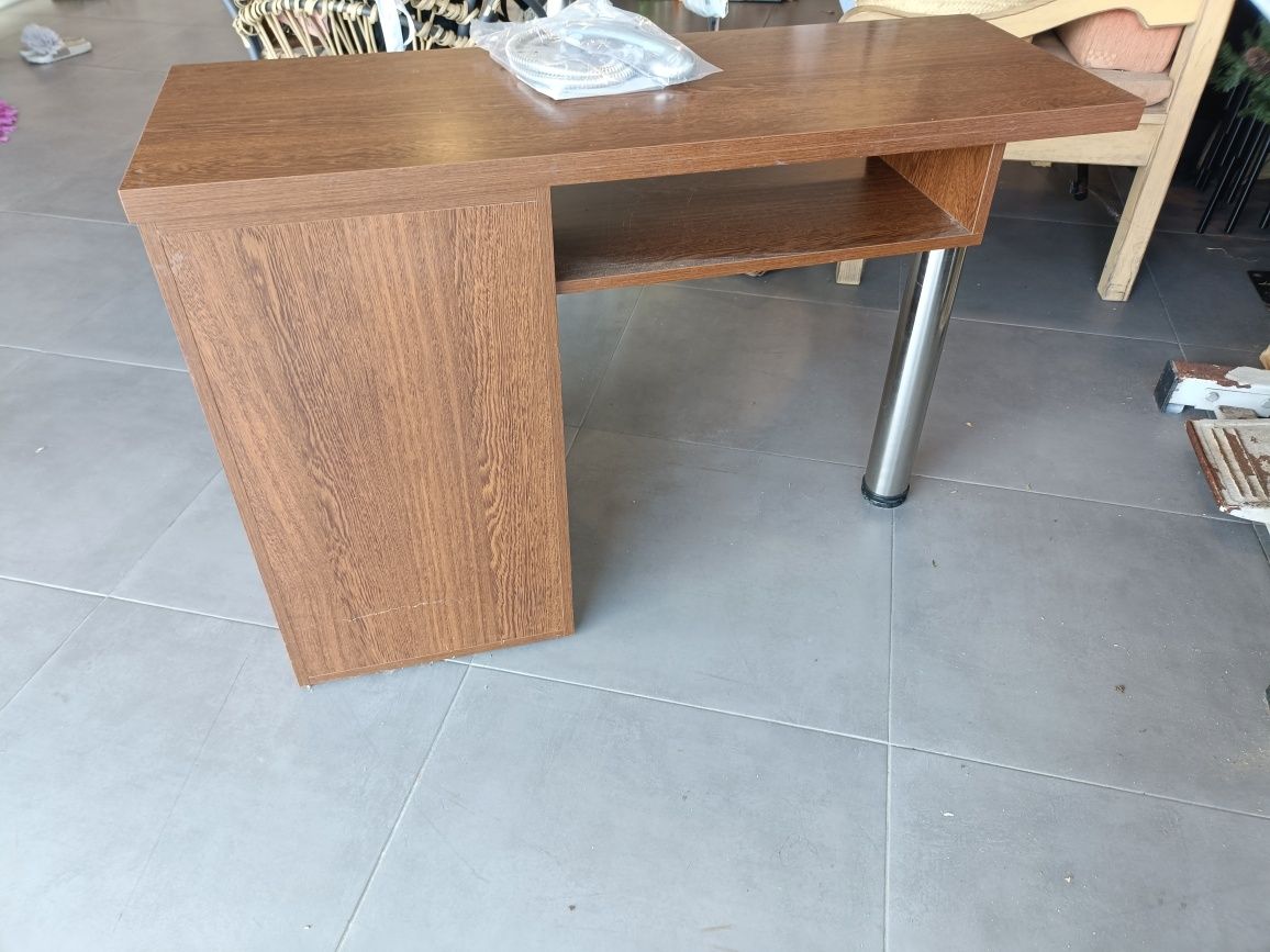 Mesa manicure udada