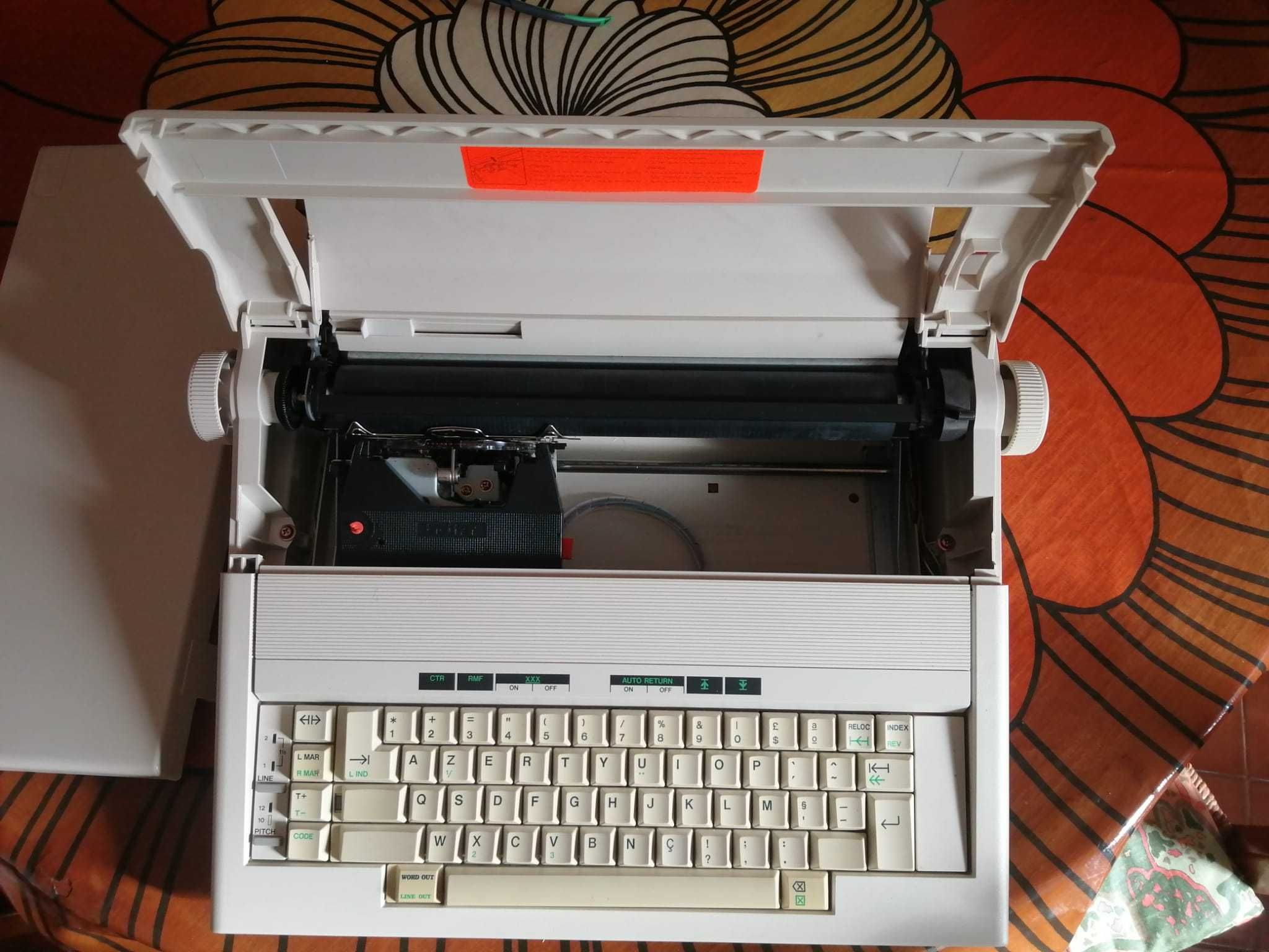 Máquina de Escrever Brother AX-15 elétrica