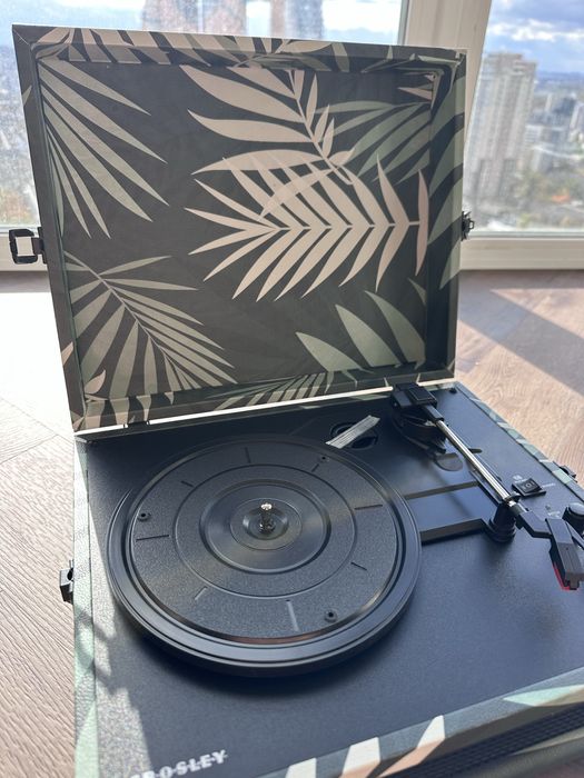 Лімітована версія Crosley Voyager в ідеальному стані