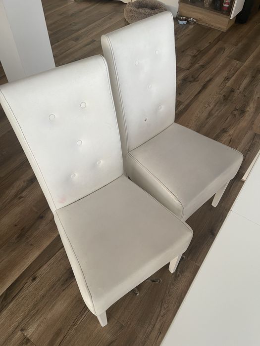 Stół lakierowany bialy i 4 krzesła