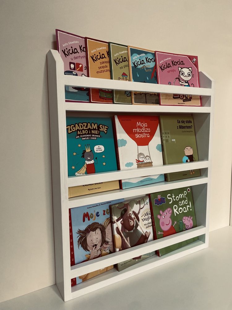 Biblioteczka do pokoiku dziecięcego