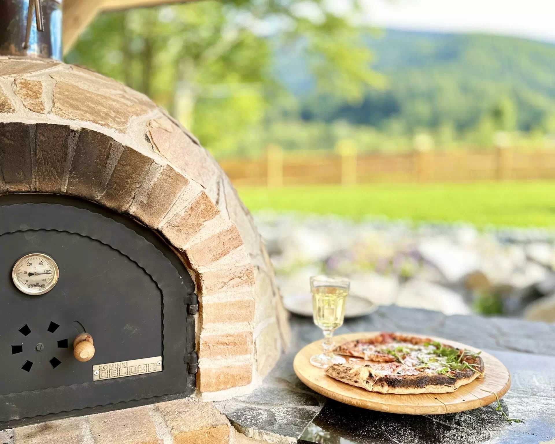 Piękna widokowa Chata w górach. Do 10 osób. Balia z jacuzzi.