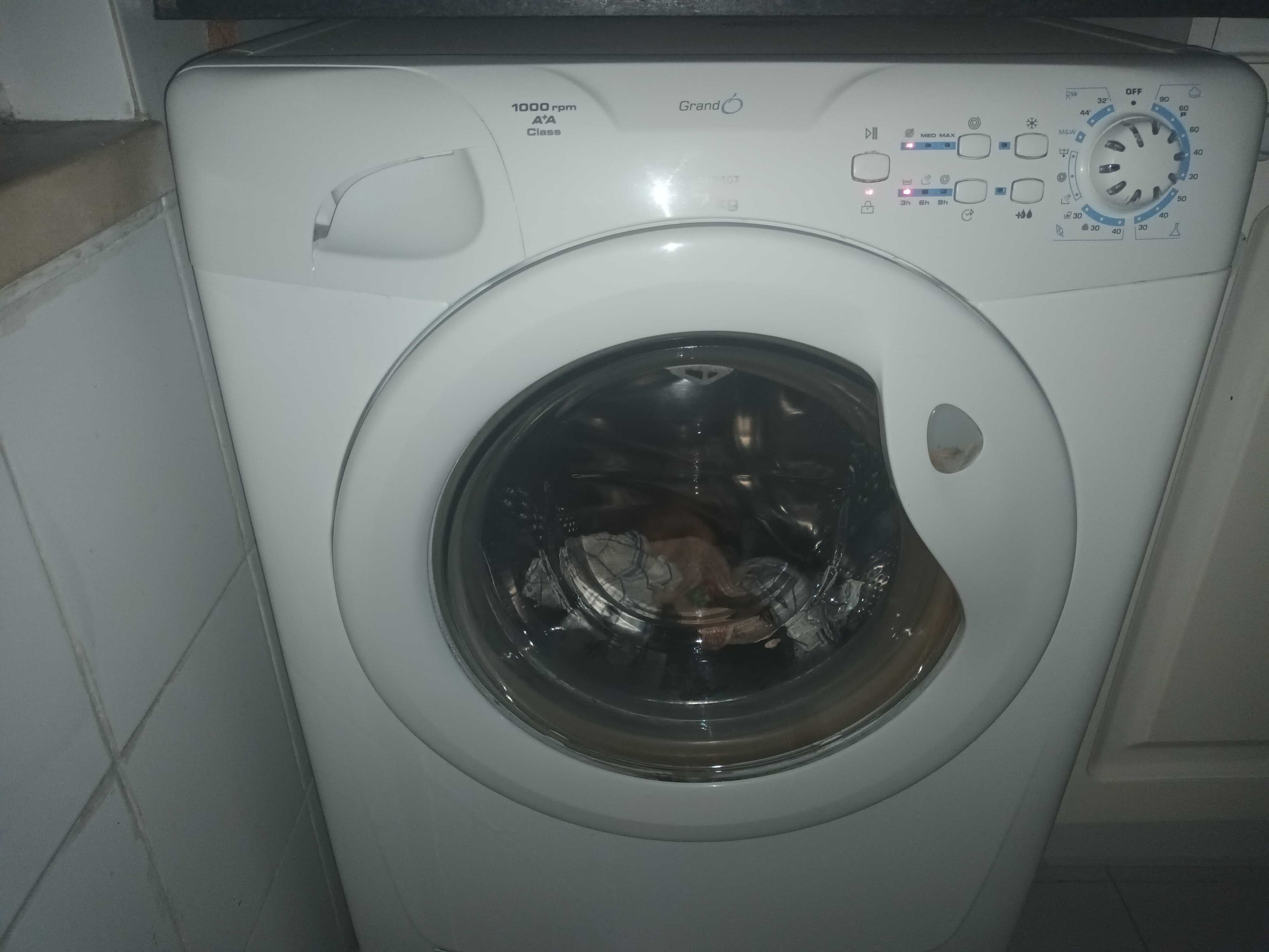 Máquina da roupa