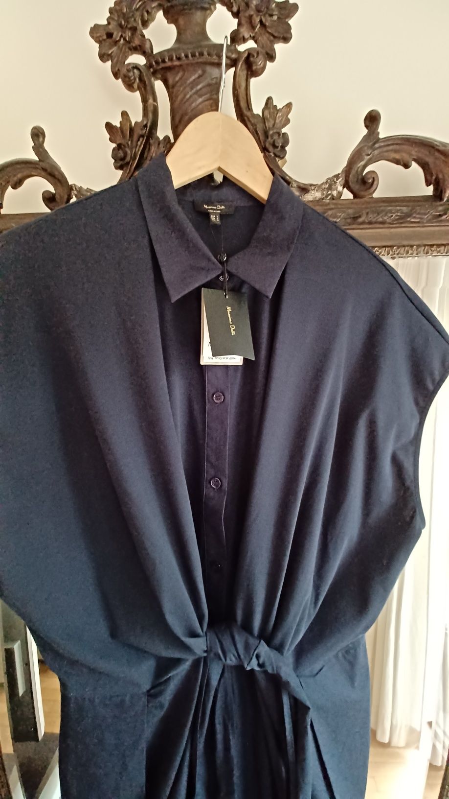 Vestido Massimo Dutti.  Novo. Com etiqueta. L