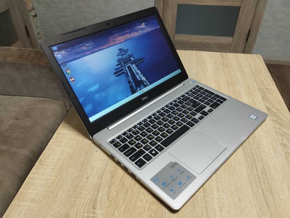 Ноутбук Dell Inspiron 5570,8 Ядер, i5-8250u,RAM 16GB,SSD 256GB,IPS США