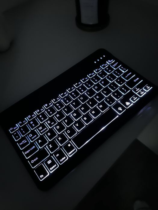 Klawiatura bezprzewodowa RGB podświetlana do laptopa tableta