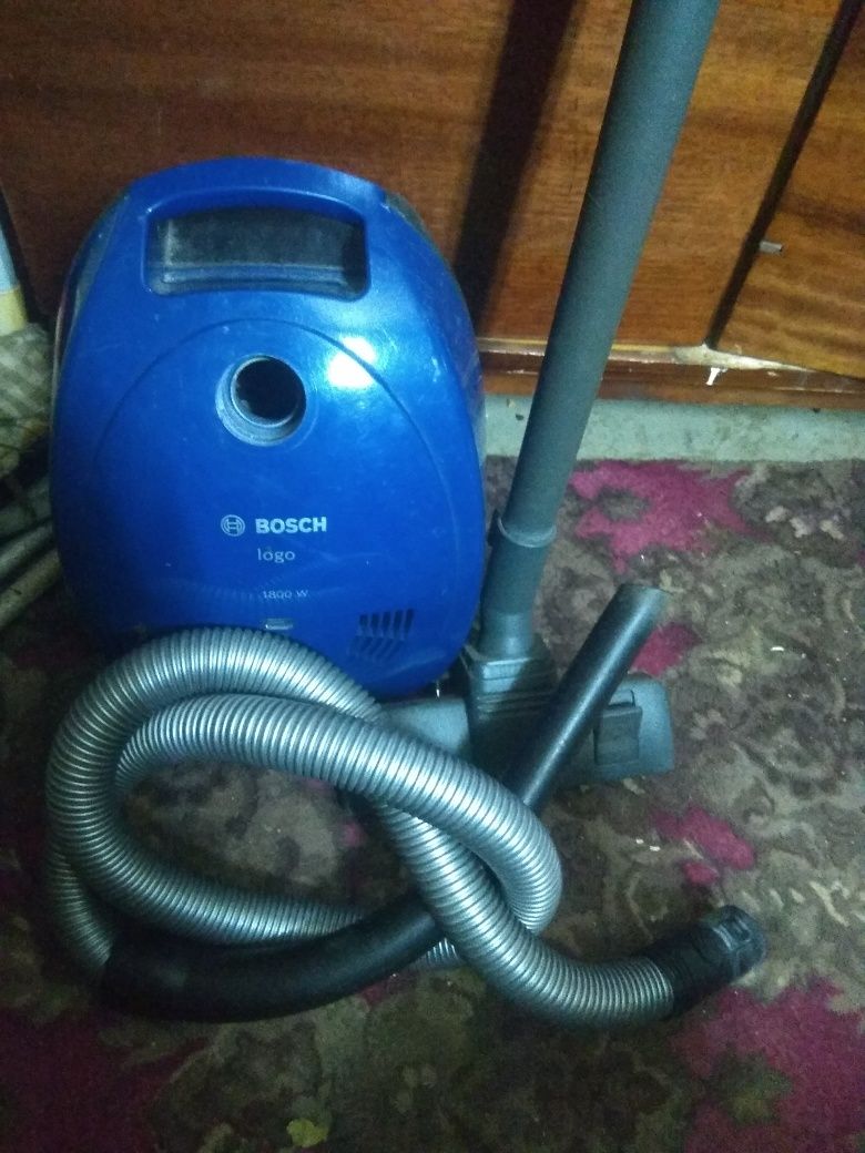 Пылесос BOSCH,logo,1800 w