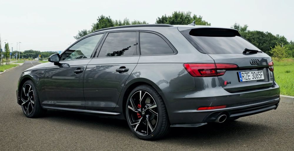Audi A4 Audi A4 B9 2.0 TFSI 252ps. Quattro S-tronic 56 000 km Alu 19 Full Led
