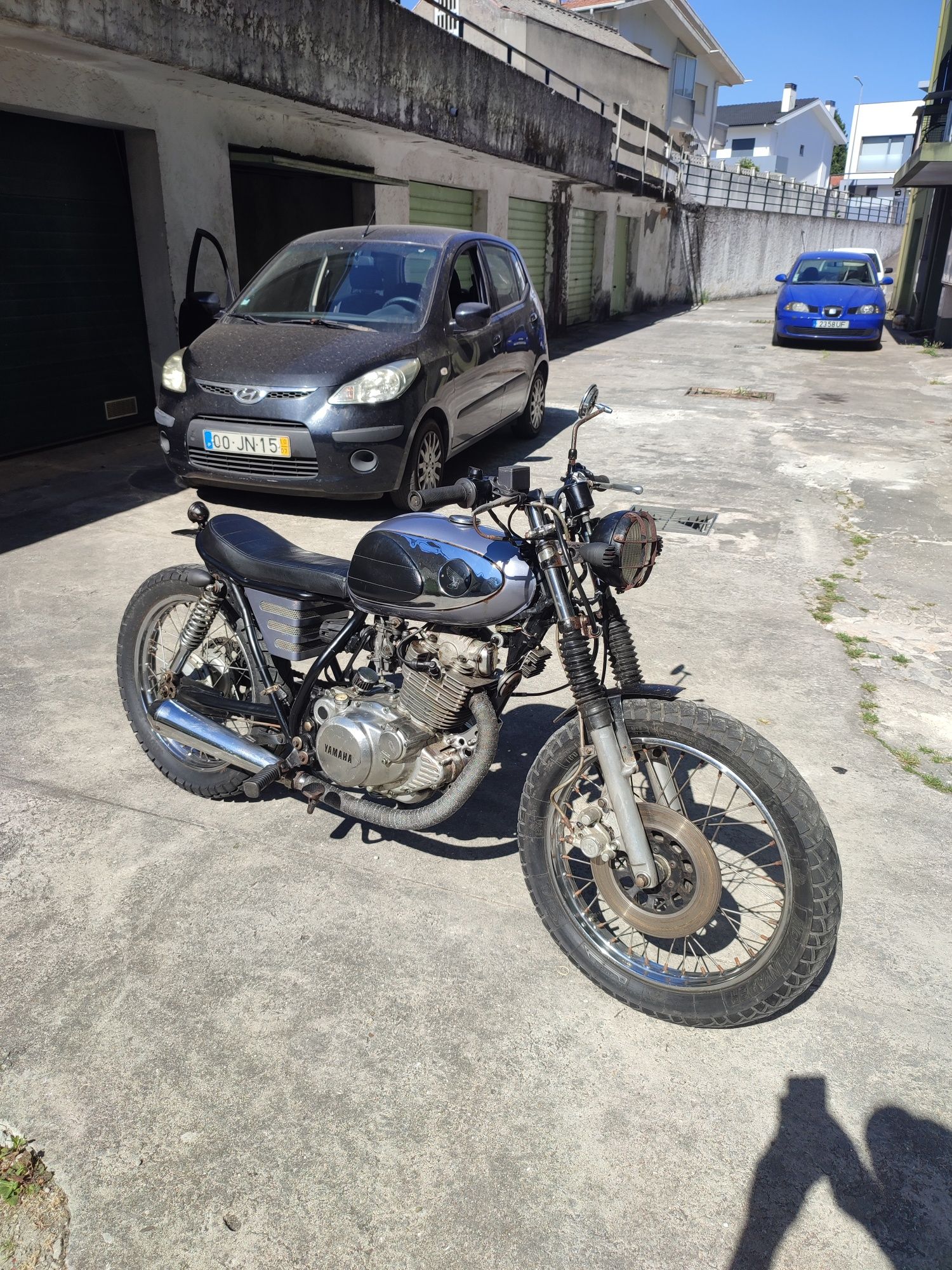 Yamaha sr 250 café racer