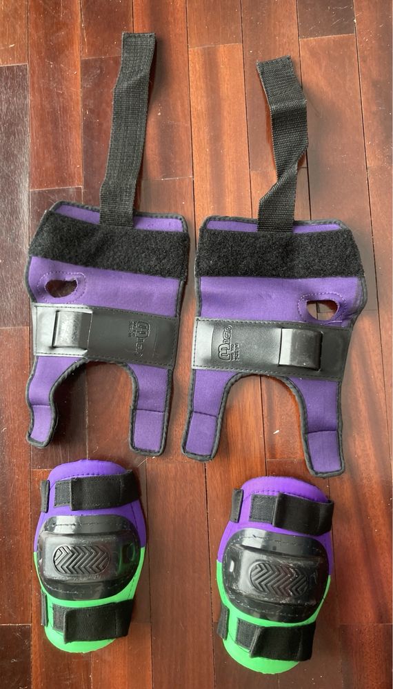 Conjunto de patins em linha de criança, luvas e joelheiras