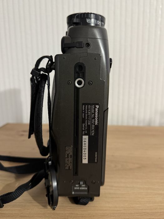 вінтажна відеокамеру Panasonic NV-F7EN з повним комплектом