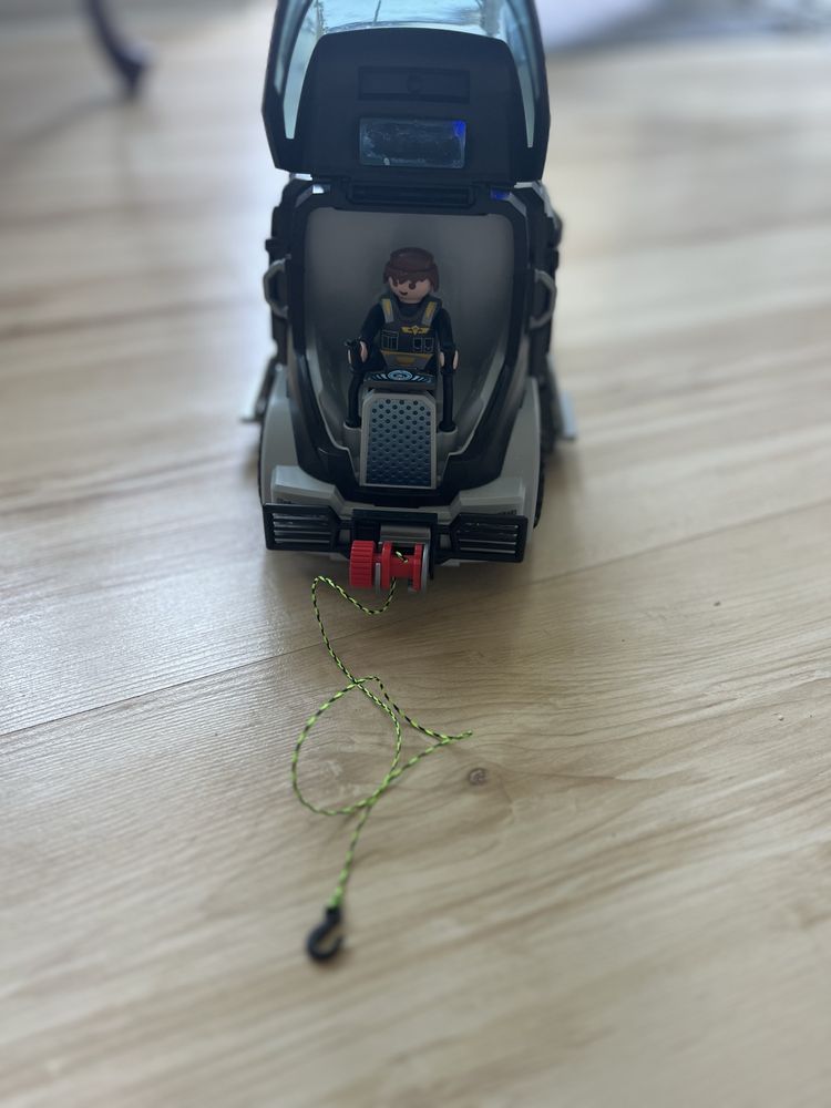 Zabawka wóz policyjny policja playmobil city action