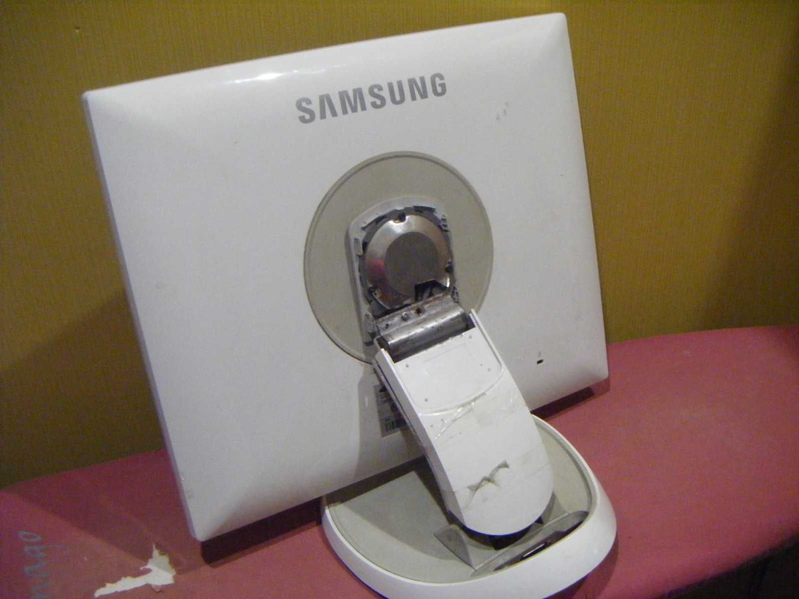 монитор SAMSUNG 960BF