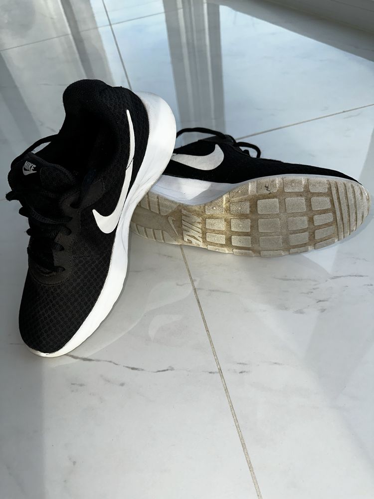 Дитячі кросівки фірми Nike розмір 40