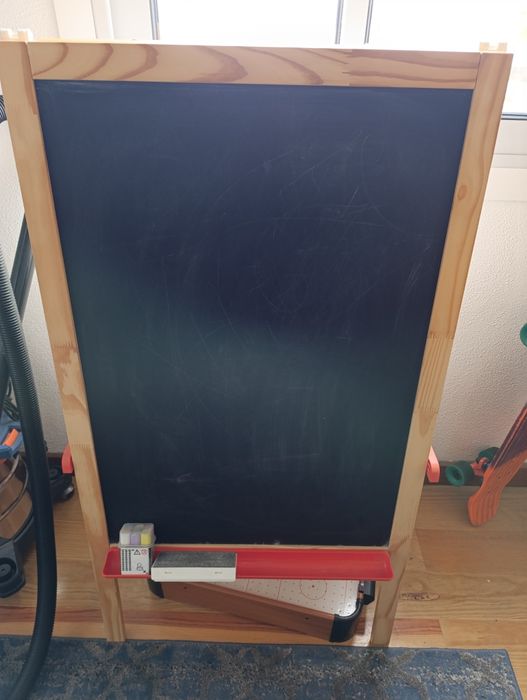 Quadro de giz e caneta