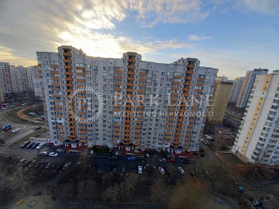 Продам квартиру вул Ахматової Григоренка Драгоманова СтМ Позняки-15хв