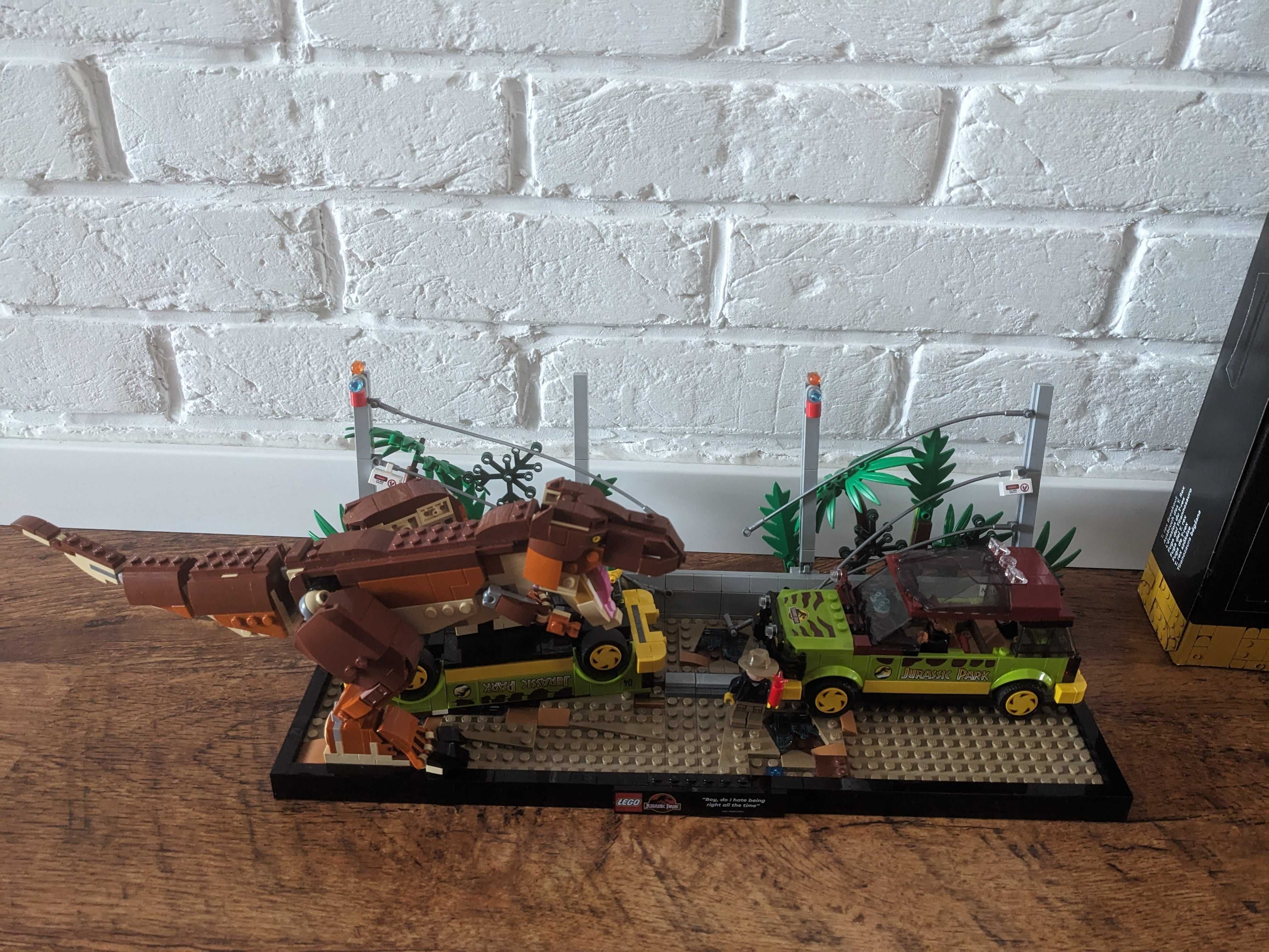 Lego 76956 Jurassic World - Tyranozaur na wolności