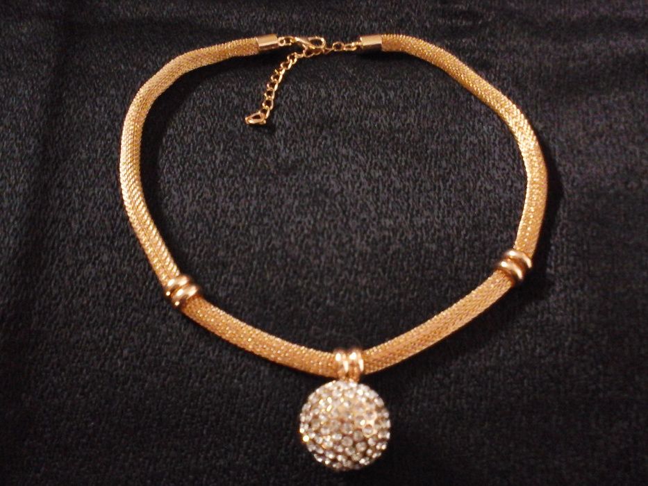 GARGANTILHA Dourada c/Berloque Brilhantes "Fashion Jewerly" - NOVA!