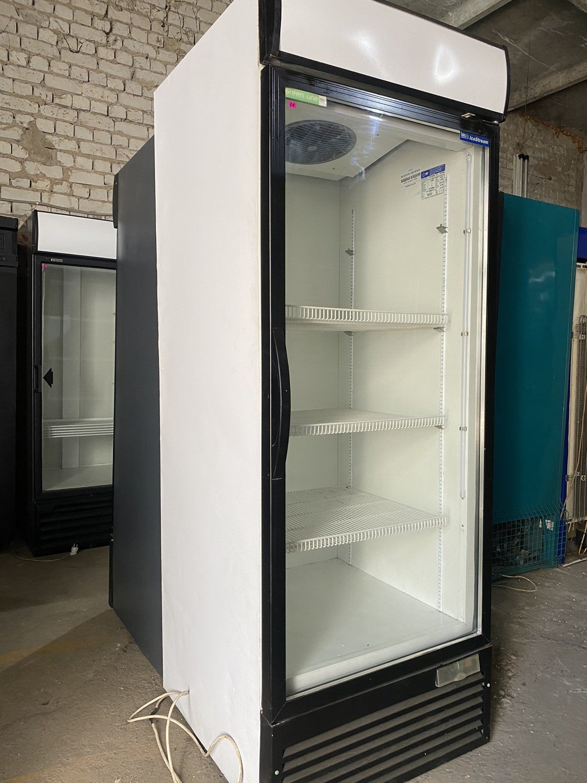Холодильники для продукції, барні холодильники, для десертів та ін.