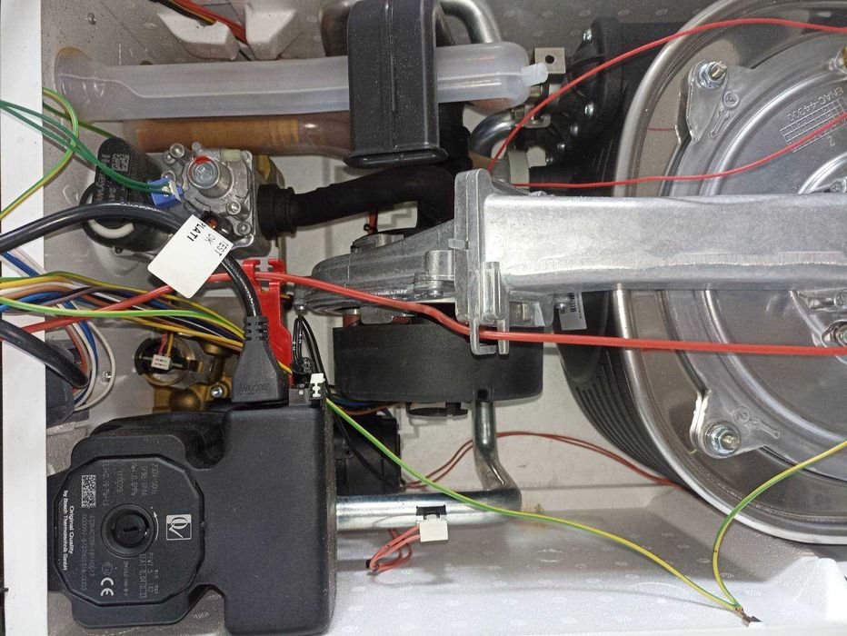 котел газовий конденсаційний нефіт будерус