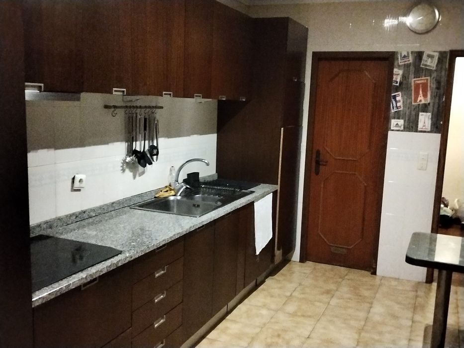 Alugo apartamento T2