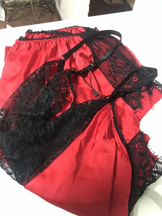 Жіночий нічний комплект